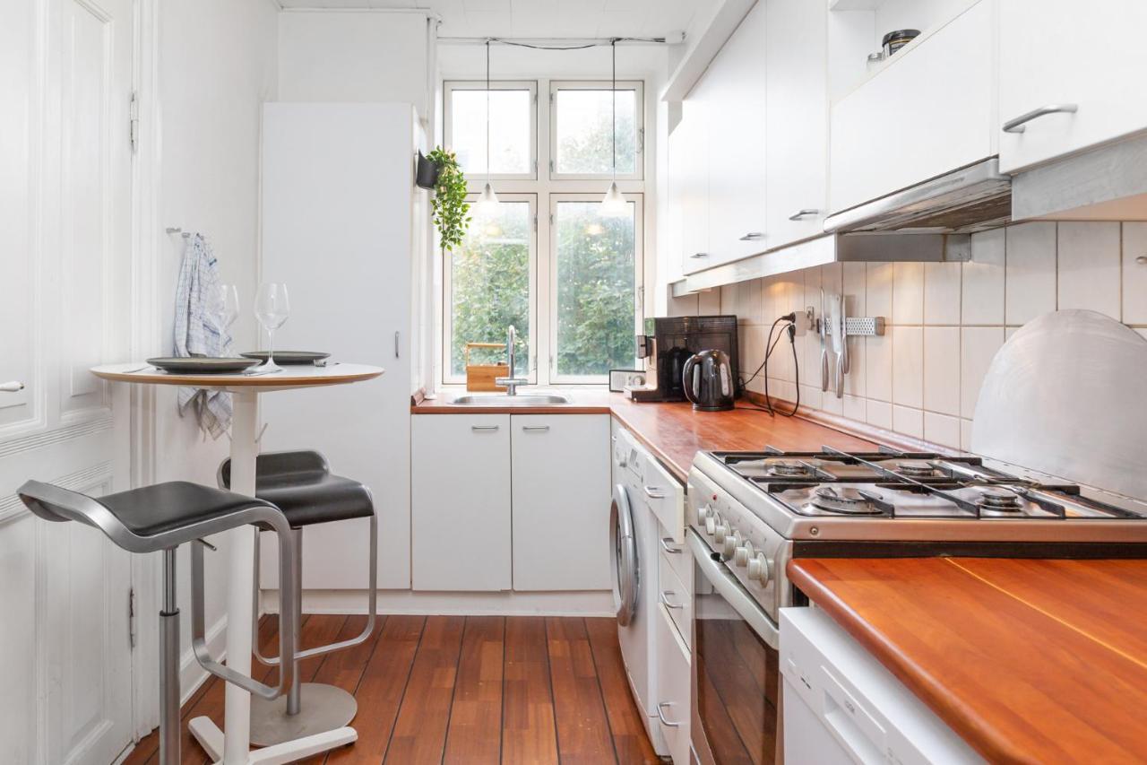 Ferienwohnung 5 Min Fra Banegarden - Plads Til 4-Personer Aalborg Exterior foto